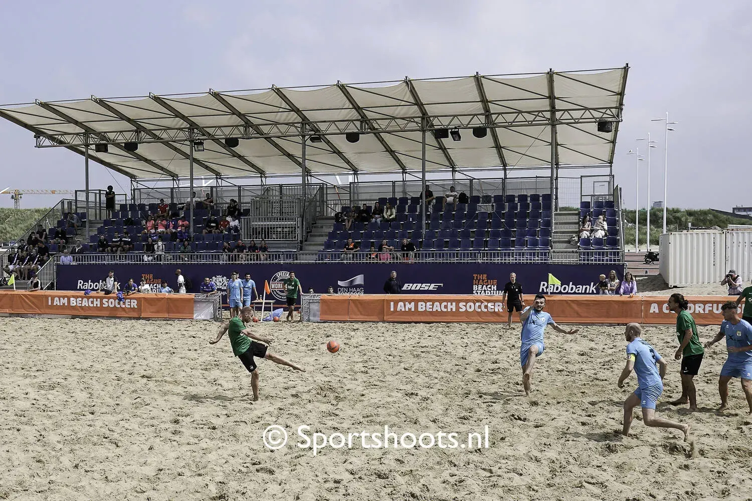 BS Scheveningen laat goed Beach Soccer voetbal zien